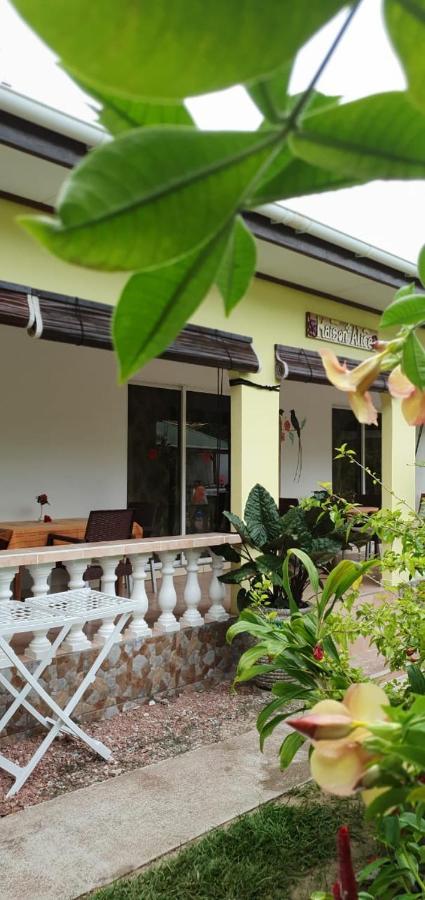 Pension Hibiscus La Digue Exterior foto