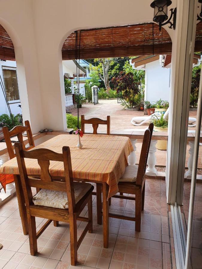 Pension Hibiscus La Digue Exterior foto