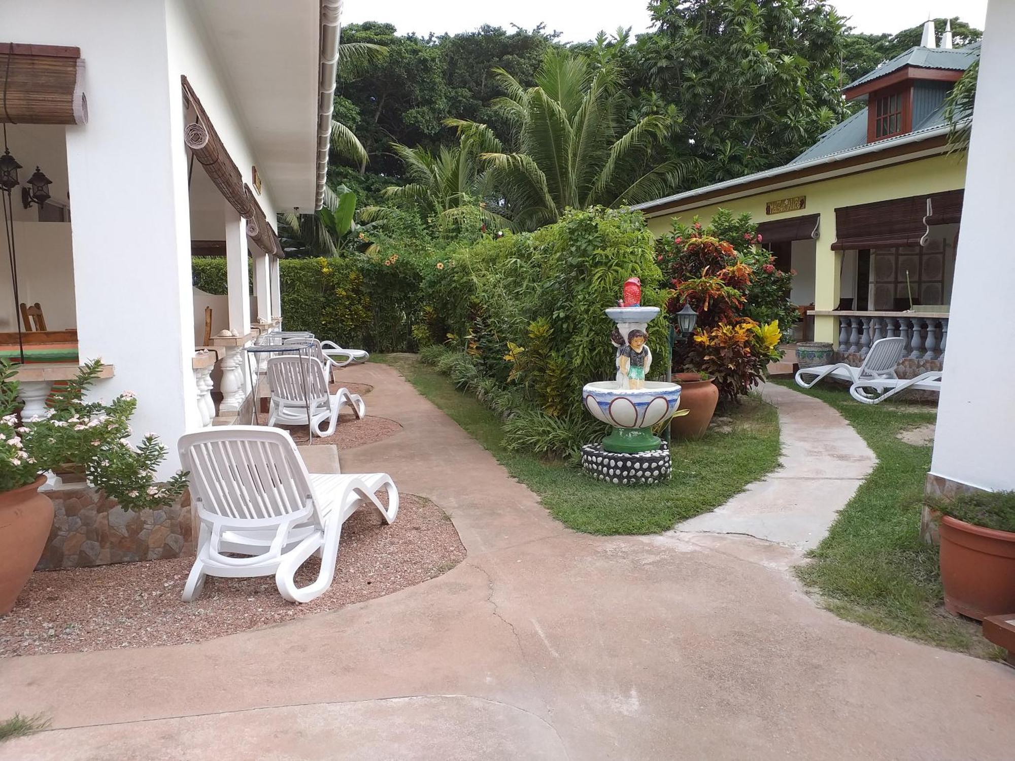 Pension Hibiscus La Digue Exterior foto