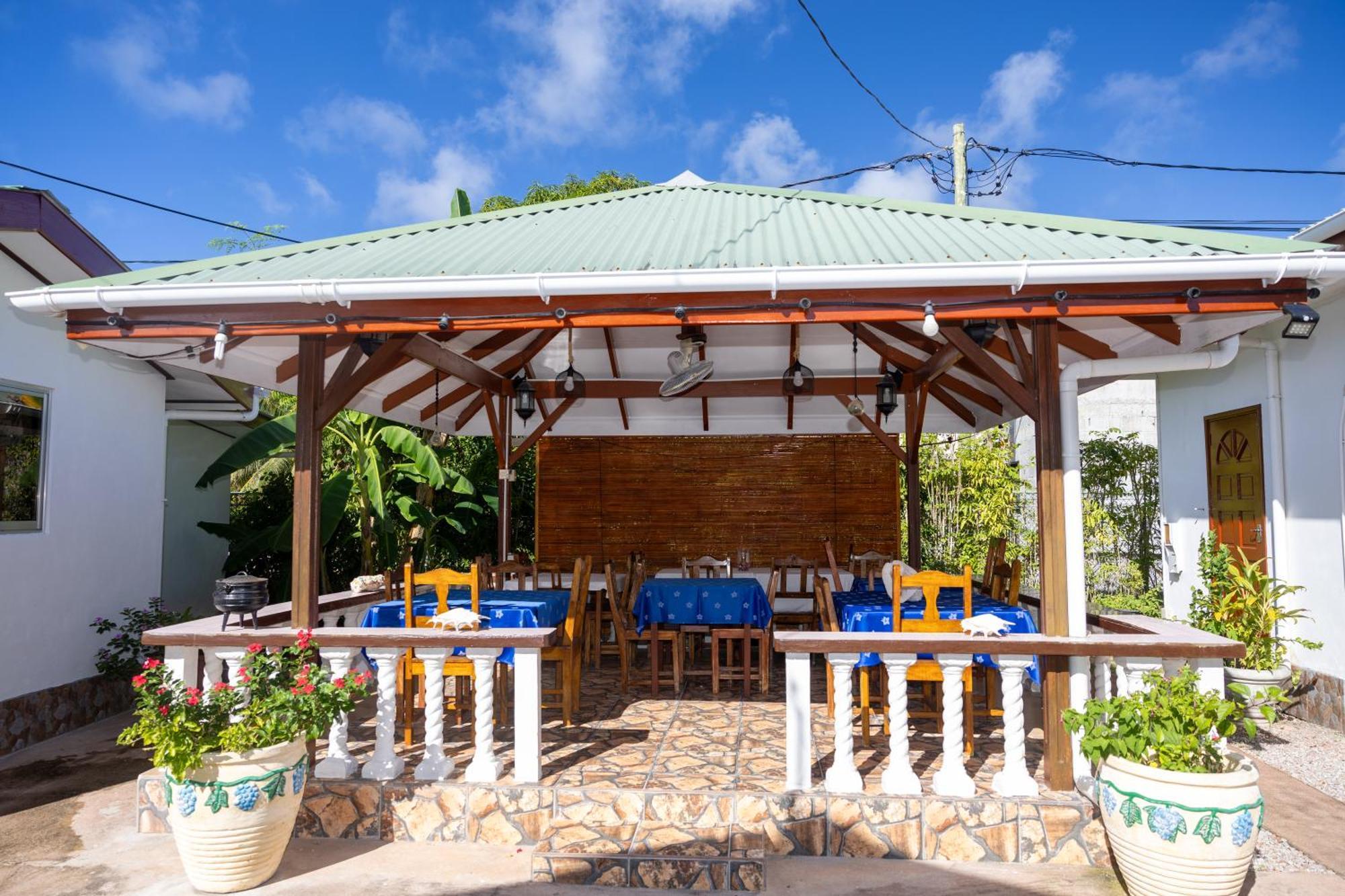Pension Hibiscus La Digue Exterior foto