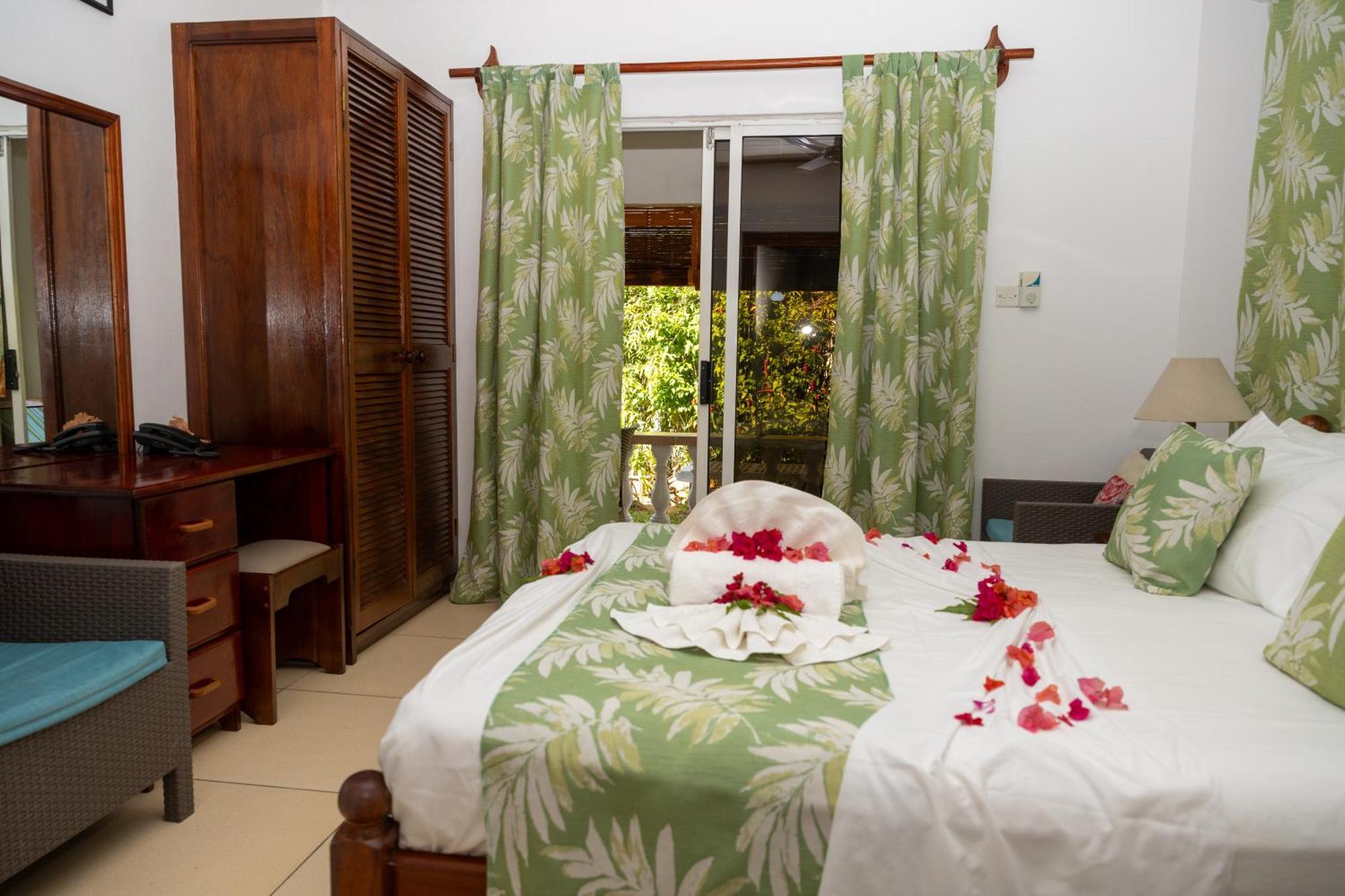 Pension Hibiscus La Digue Exterior foto