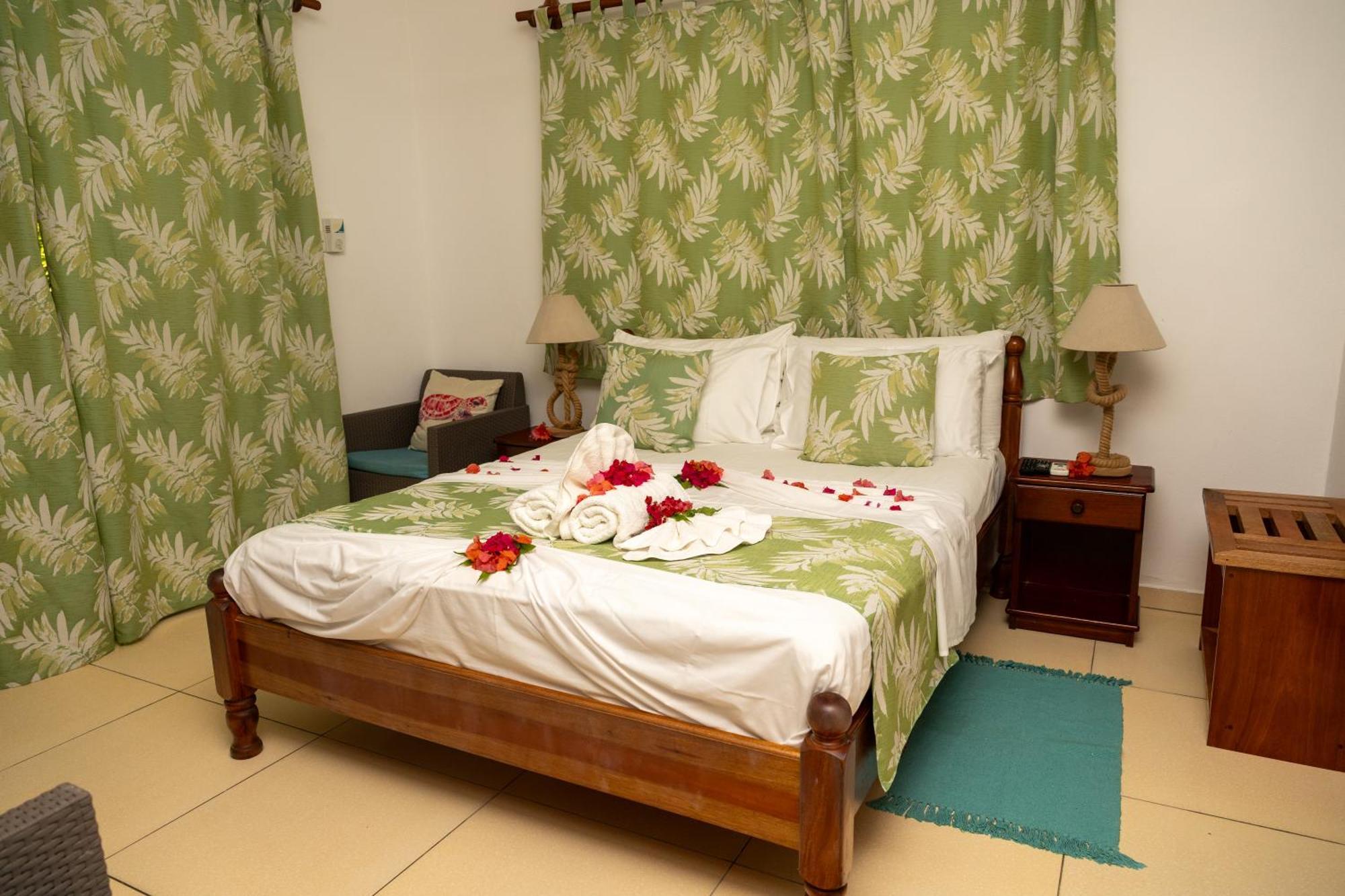 Pension Hibiscus La Digue Exterior foto