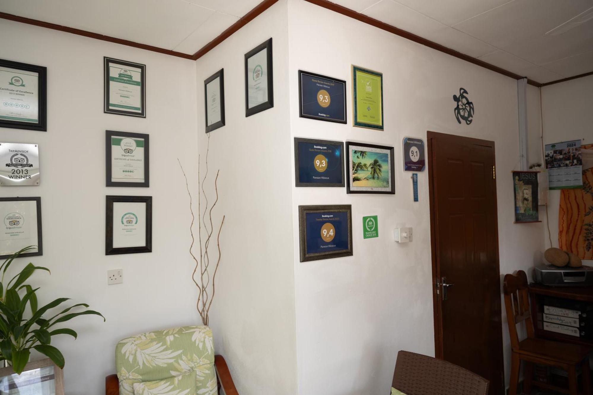 Pension Hibiscus La Digue Exterior foto
